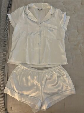 Satin Short Sleeve Bridal Pajama Set in White
